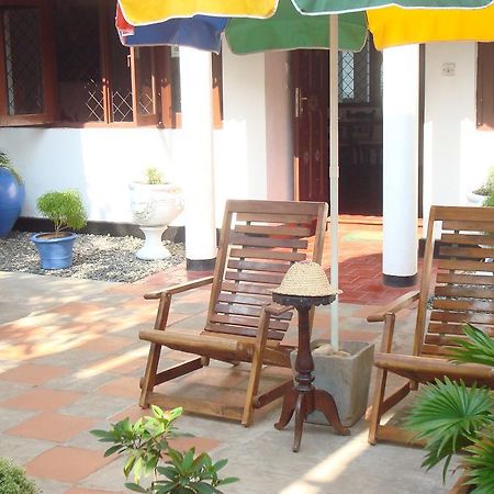 Blue Seas Guest House Dehiwala-Mount Lavinia Eksteriør bilde