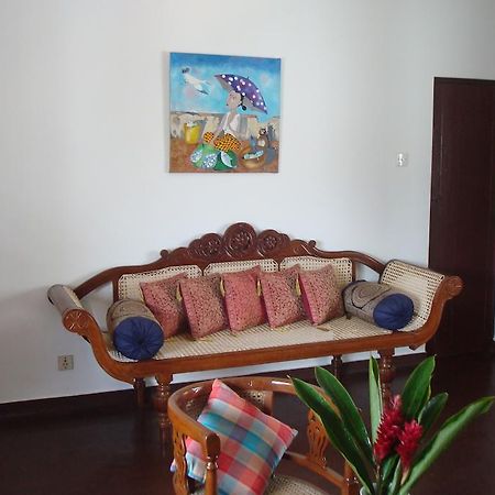 Blue Seas Guest House Dehiwala-Mount Lavinia Eksteriør bilde