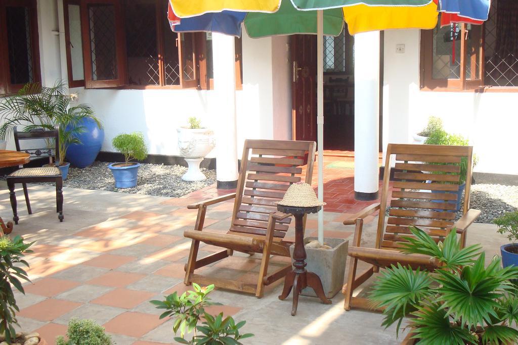 Blue Seas Guest House Dehiwala-Mount Lavinia Eksteriør bilde