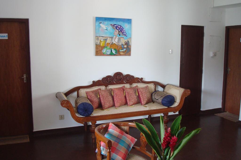 Blue Seas Guest House Dehiwala-Mount Lavinia Eksteriør bilde