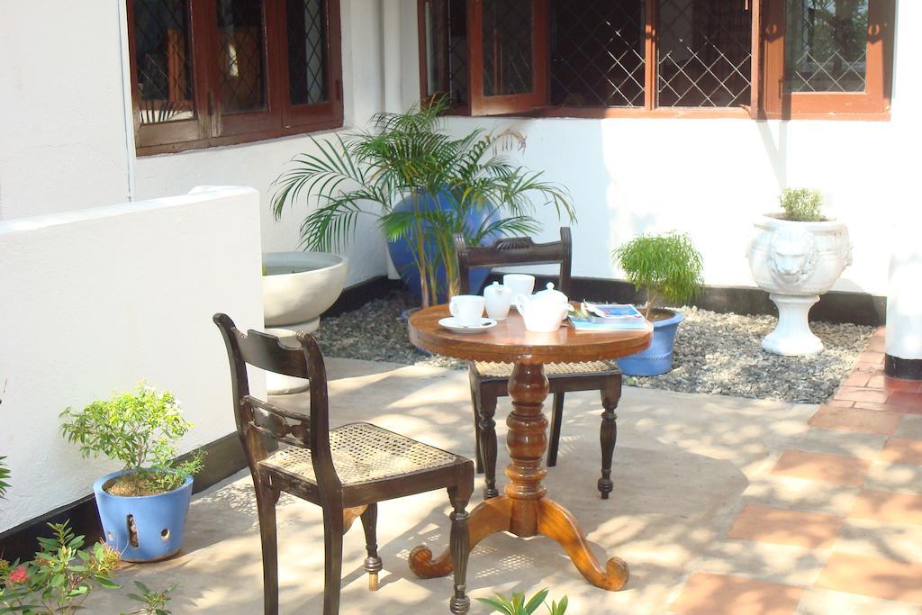 Blue Seas Guest House Dehiwala-Mount Lavinia Eksteriør bilde