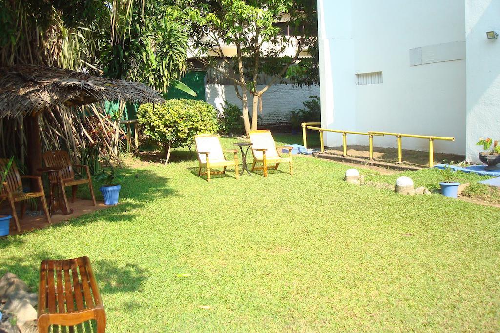 Blue Seas Guest House Dehiwala-Mount Lavinia Eksteriør bilde