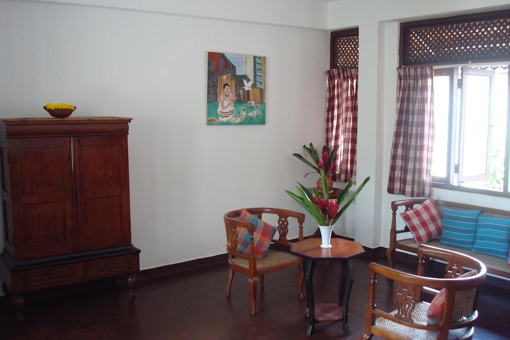 Blue Seas Guest House Dehiwala-Mount Lavinia Eksteriør bilde