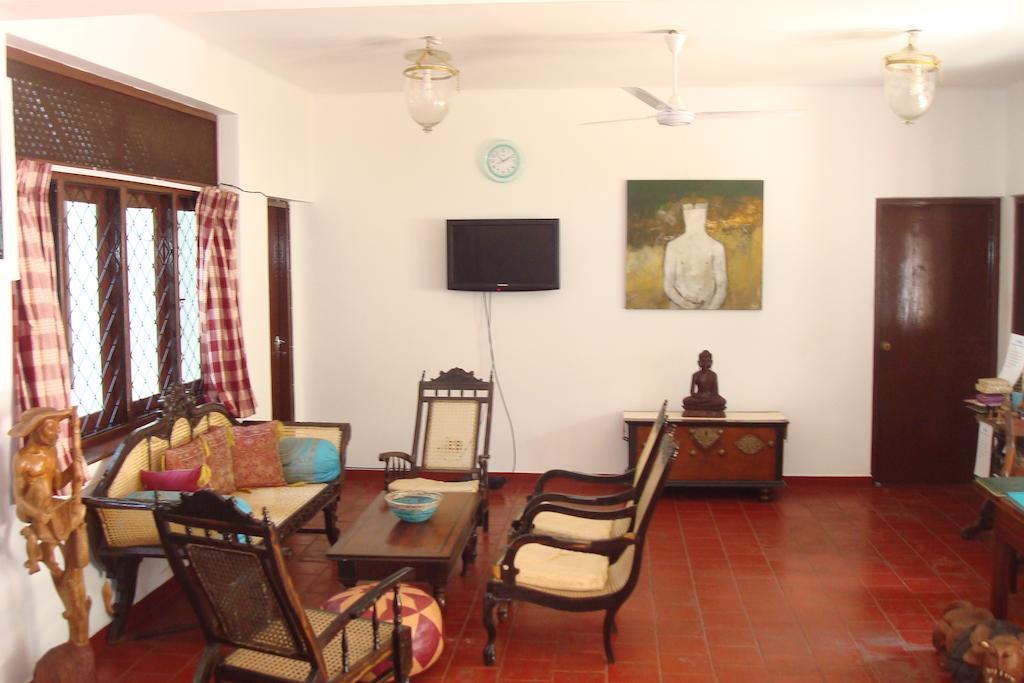 Blue Seas Guest House Dehiwala-Mount Lavinia Eksteriør bilde
