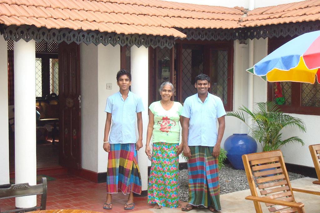 Blue Seas Guest House Dehiwala-Mount Lavinia Eksteriør bilde