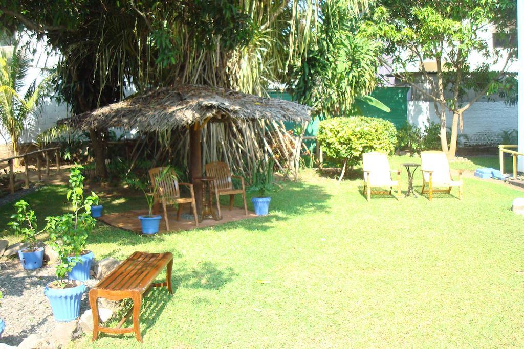 Blue Seas Guest House Dehiwala-Mount Lavinia Eksteriør bilde