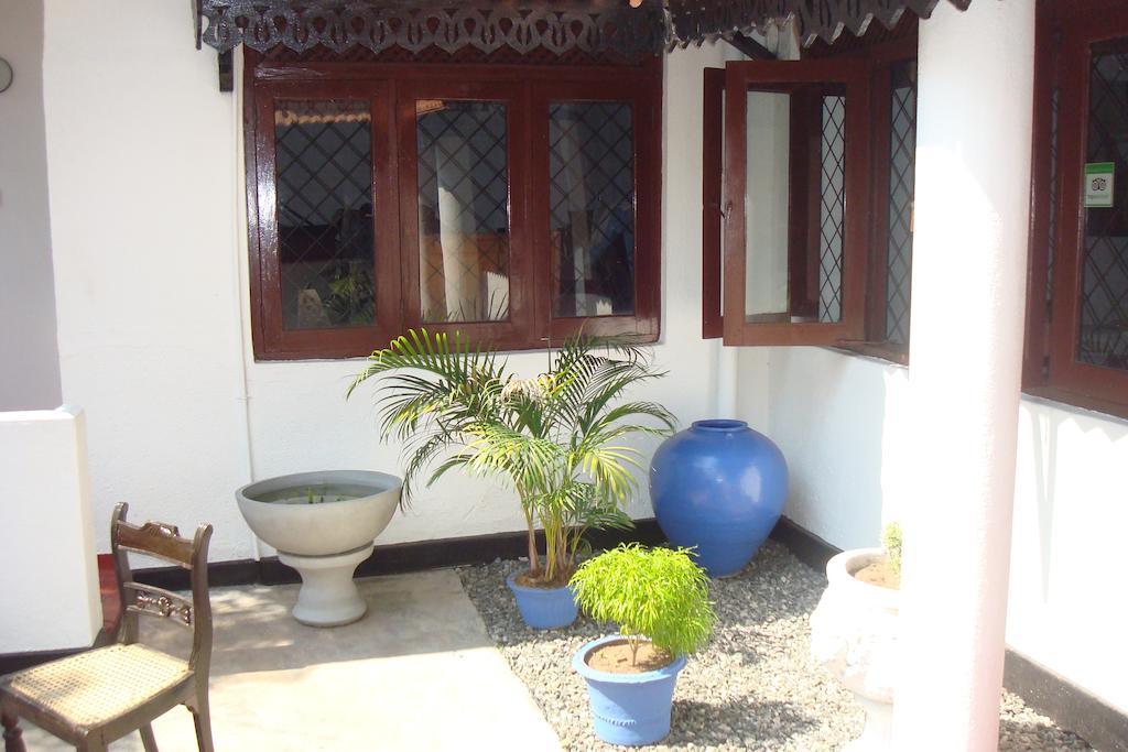 Blue Seas Guest House Dehiwala-Mount Lavinia Eksteriør bilde