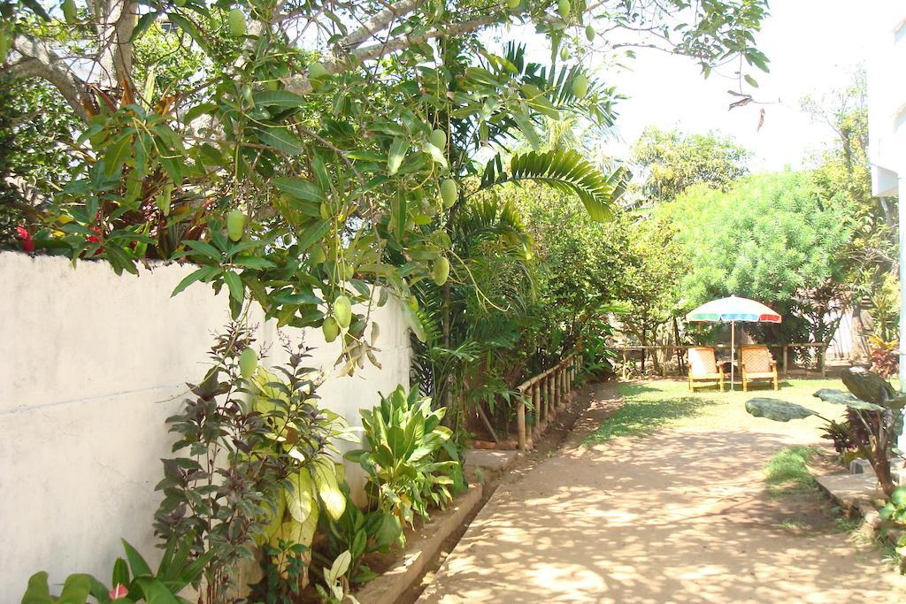 Blue Seas Guest House Dehiwala-Mount Lavinia Eksteriør bilde