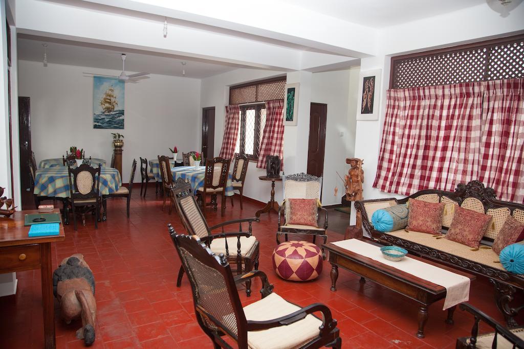 Blue Seas Guest House Dehiwala-Mount Lavinia Eksteriør bilde