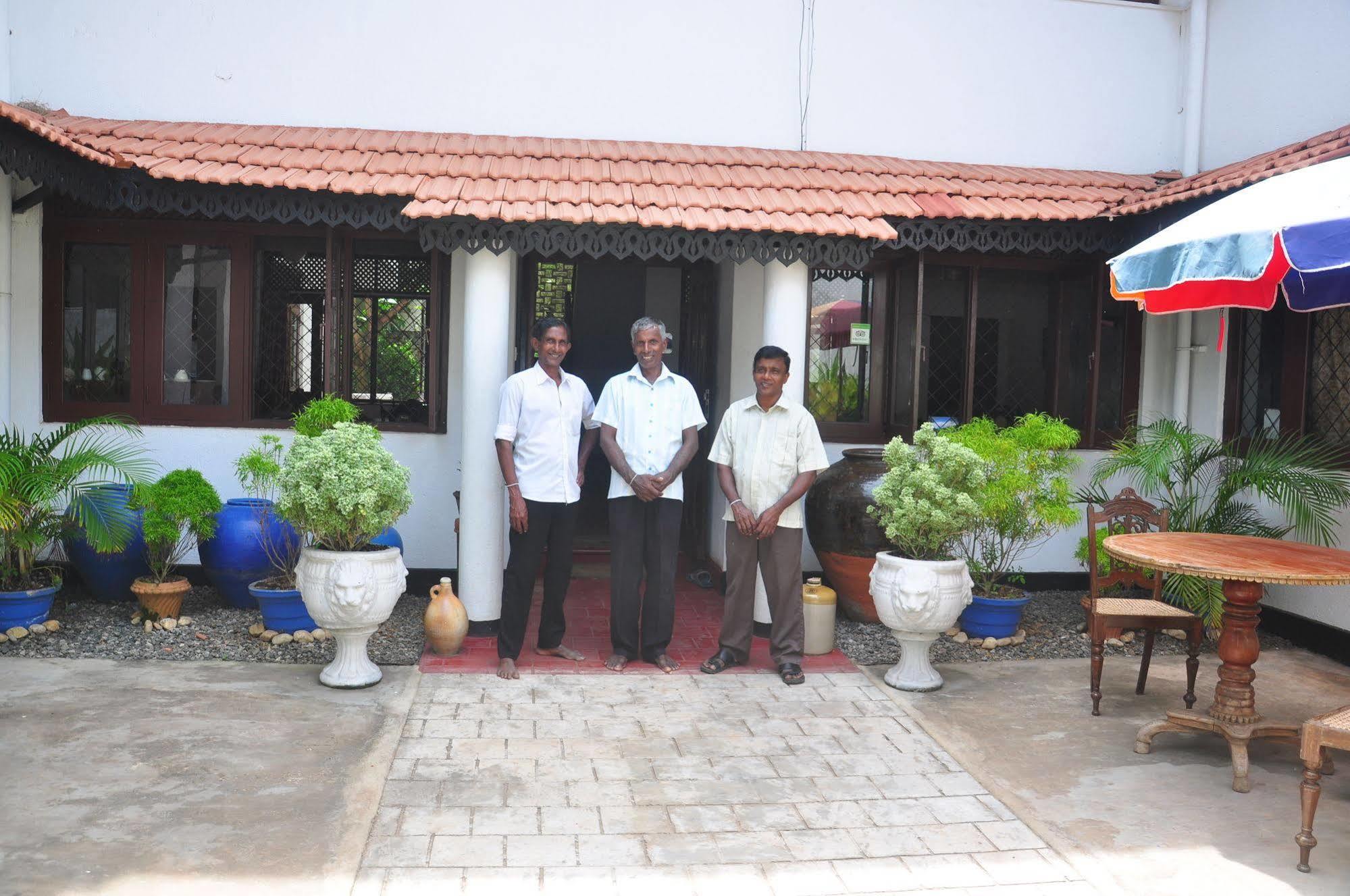 Blue Seas Guest House Dehiwala-Mount Lavinia Eksteriør bilde