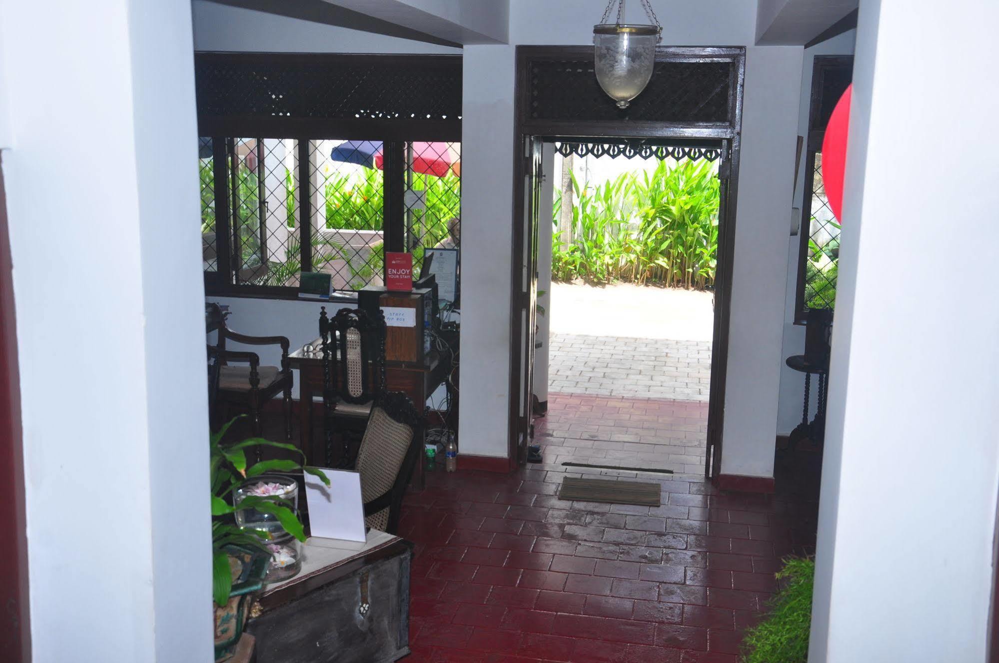 Blue Seas Guest House Dehiwala-Mount Lavinia Eksteriør bilde